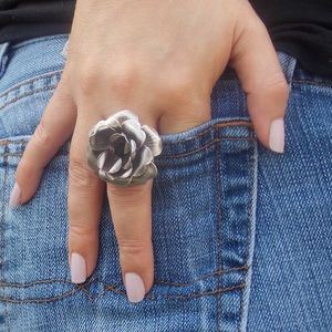 Ollipop Silver 3-D Ring- NWT